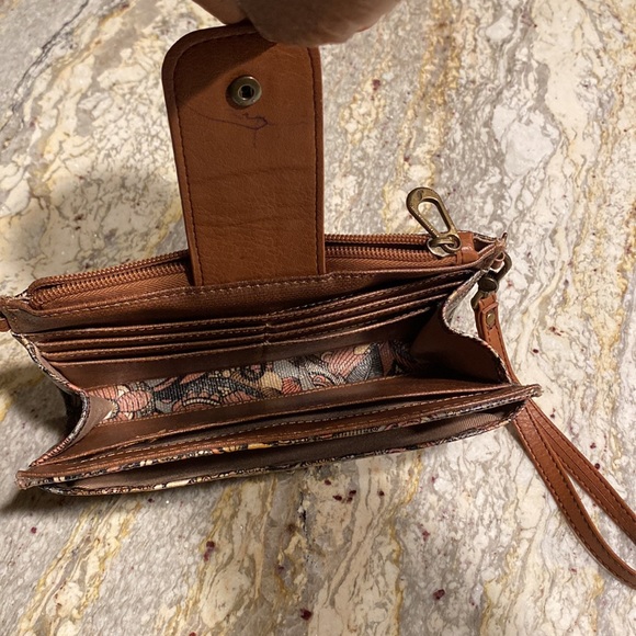 Sakroots Wristlet/Crossbody in Sienna Desert Design - Picture 4 of 8